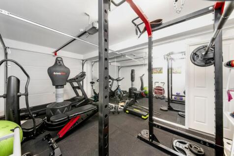 GARAGE/ GYM