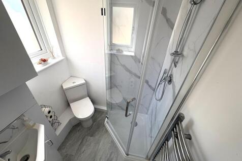 DOWNSTAIRS SHOWER ROOM