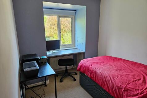 BEDROOM FIVE