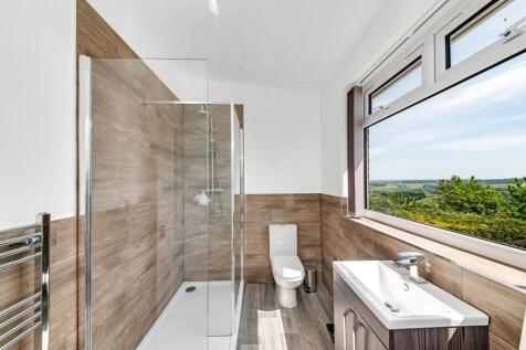 BEDROOM ONE EN-SUITE