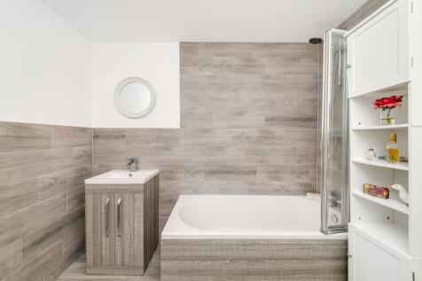 HOUSE BATHROOM