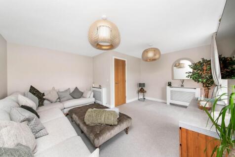 FIRST FLOOR LOUNGE