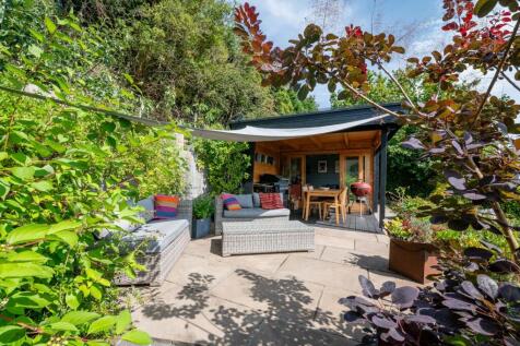 SUMMER HOUSE