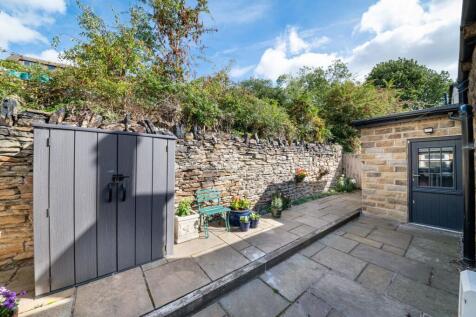 REAR EXTERNAL