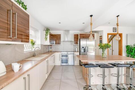 LIVING DINING KITCHEN
