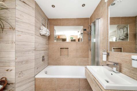 HOUSE BATHROOM
