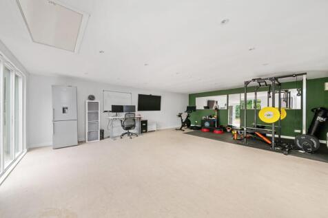 GYM/STUDIO