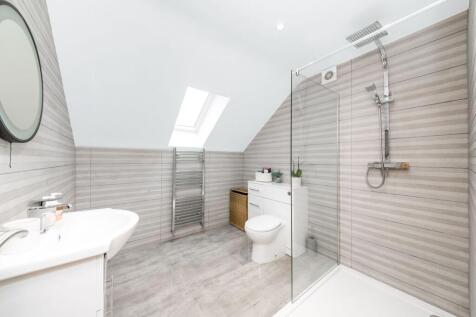 Bedroom 1 : ensuite