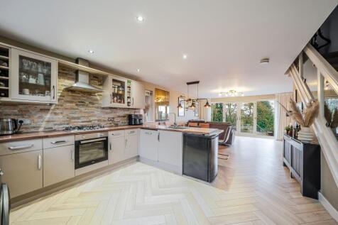 OPEN PLAN LIVING DINING KITCHEN