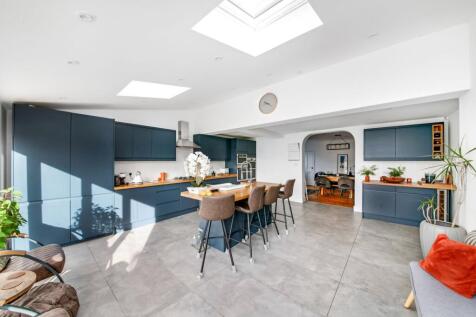 LIVING DINING KITCHEN