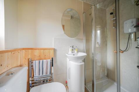 BED 1 ENSUITE