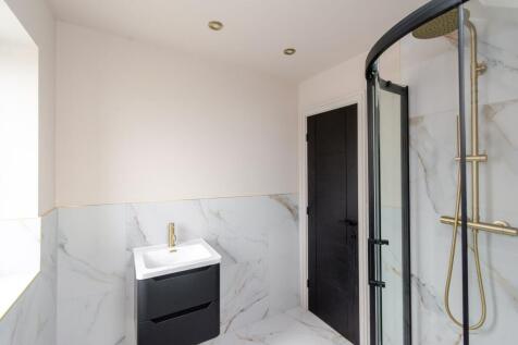 bed 1 ensuite