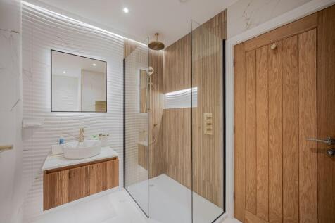 BED 1 AND 2 JACK AND JILL ENSUITE.