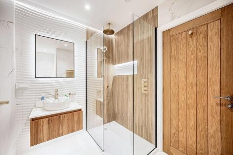 BED 1 AND 2 JACK AND JILL ENSUITE.