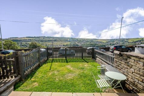 FRONT GARDEN 1