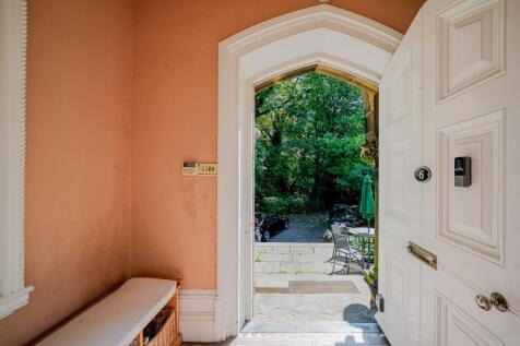 VESTIBULE