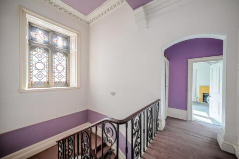 FIST FLOOR LANDING