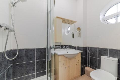 BED 2 ENSUITE