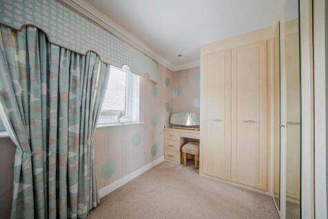 BEDROOM 1 DRESSING AREA