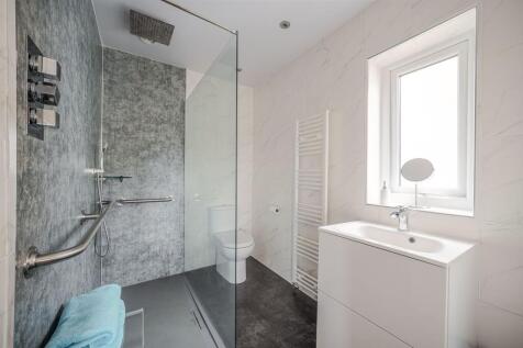 BED 1 ENSUITE