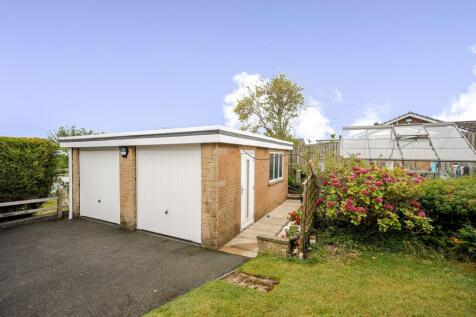 DOUBLE GARAGE
