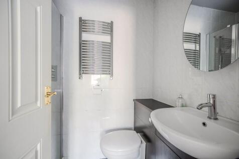 BEDROOM 1 ENSUITE