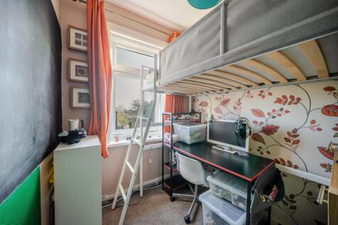BEDROOM 5