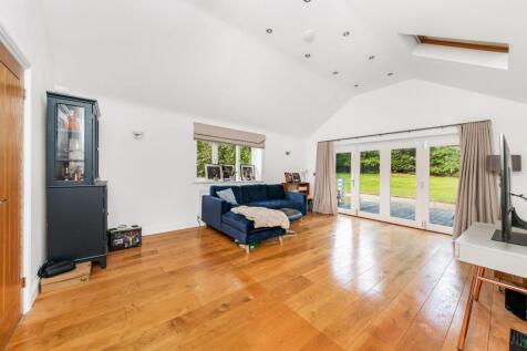 Cottage Lounge