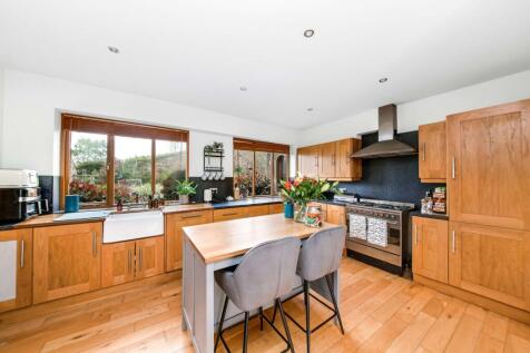 DINING/LIVING KITCHEN
