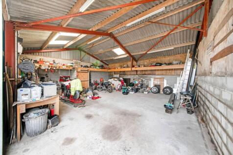 MACHINERY BARN