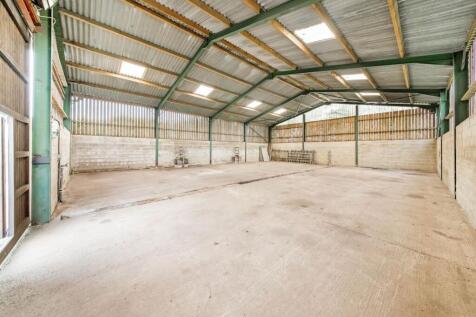 CATTLE BARN
