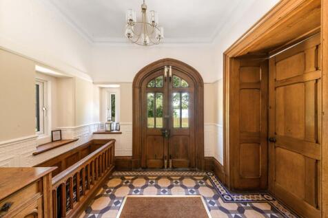 ENTRANCE VESTIBULE