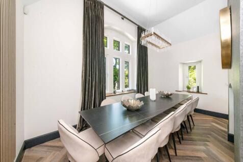 LIVING DINING KITCHEN