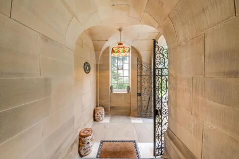 ENTRANCE PORCH