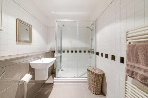 HOUSE BATHROOM