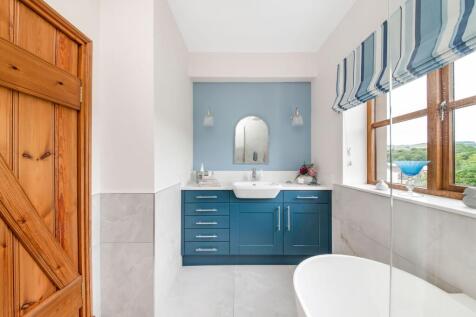 HOUSE BATHROOM
