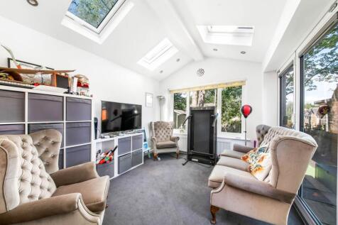 GARDEN ROOM/FAMILY ROOM