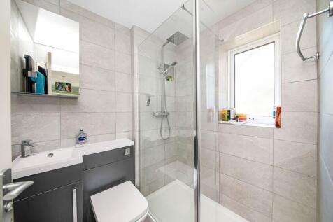 BEDROOM ONE ENSUITE