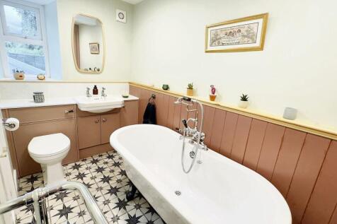 HOUSE BATHROOM