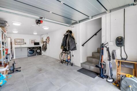 INTEGRAL GARAGE