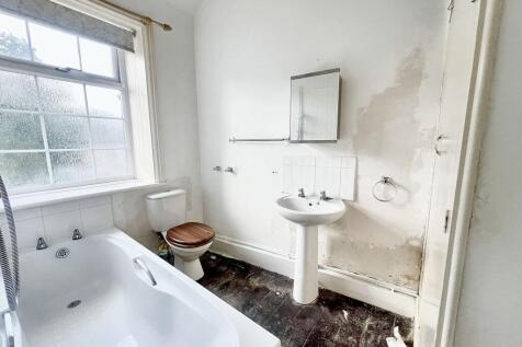 HOUSE BATHROOM