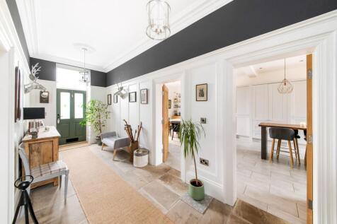 ENTRANCE HALLWAY