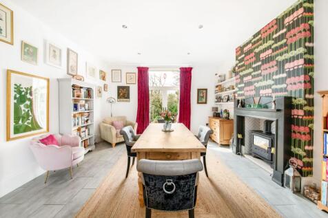 DINING / LIVING