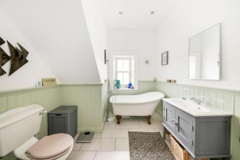 HOUSE BATHROOM