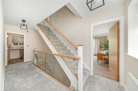 FIRST FLOOR LANDING