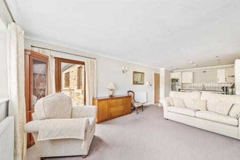 OPEN PLAN DINING KITCHEN
