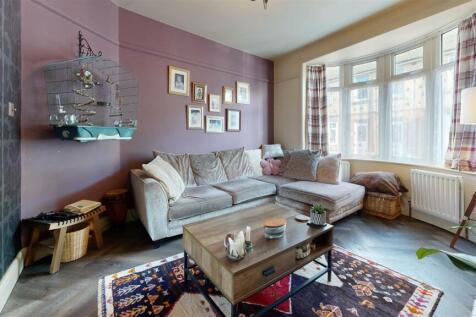 15-St-Georges-Estate-Road-Living-Room.jpg