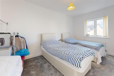Red-Crane-Walk-Bedroom.jpg