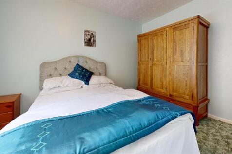 11-Weare-Close-Bedroom 3.jpg