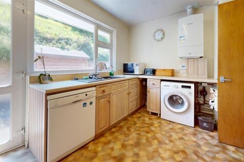 11-Weare-Close-Kitchen.jpg